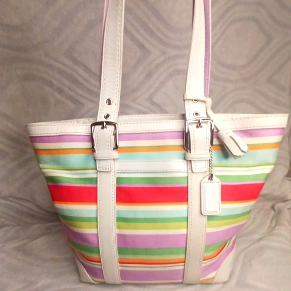 Coach Hamptons Tote Bag ... EUC ....13x10x5 .... Beach Vibes